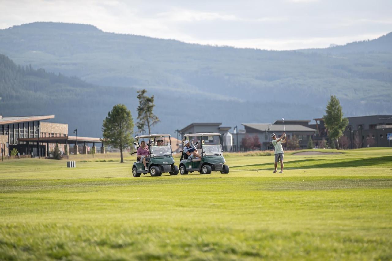 Big Sky Resort Village Center Екстер'єр фото